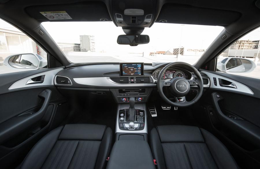 Торпедо Audi A6 TFSI S-Line Sedan (4G, C7) 2015 года  (ZA) (фото 12 из 12)